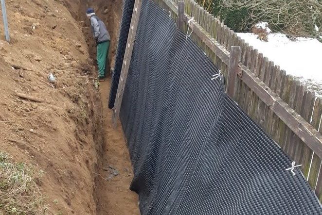 Trockenlegung Gartenmauer